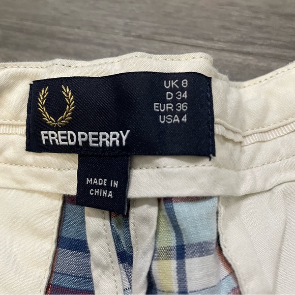 Fred Perry Shorts - Picture 3 of 7